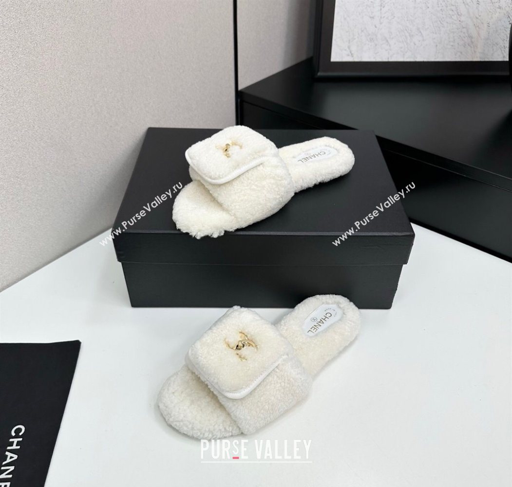 Chanel Shearling Wool Flat Slides Sandal with Foldover White 2025 CH103106 (MD-251031127)