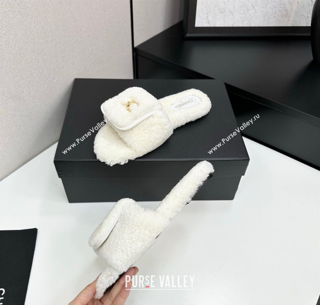 Chanel Shearling Wool Flat Slides Sandal with Foldover White 2025 CH103106 (MD-251031127)