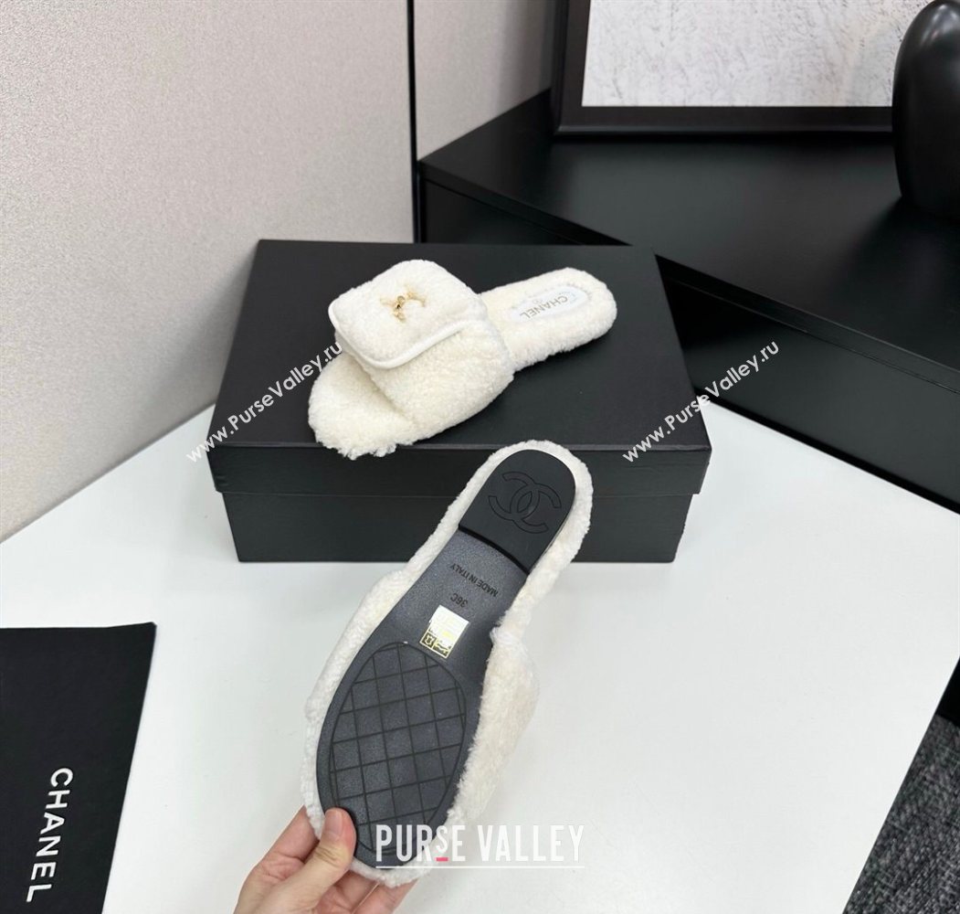 Chanel Shearling Wool Flat Slides Sandal with Foldover White 2025 CH103106 (MD-251031127)