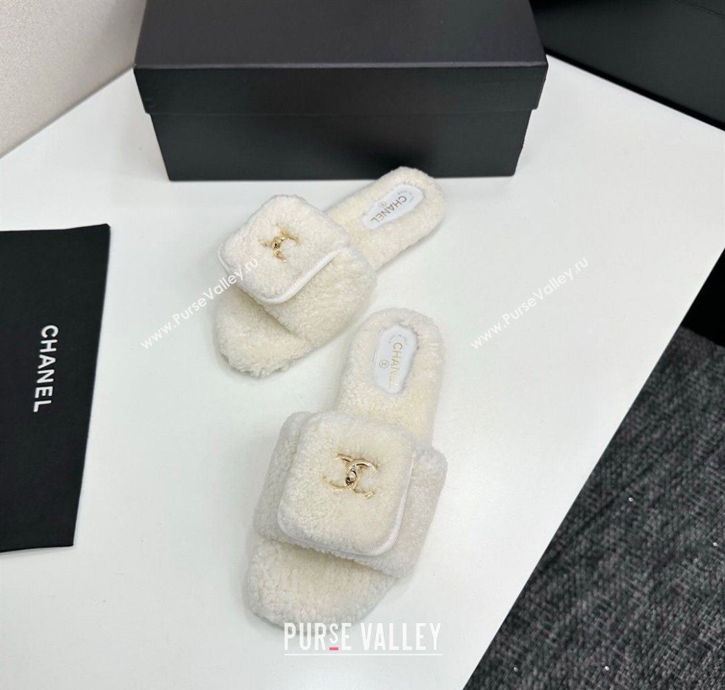 Chanel Shearling Wool Flat Slides Sandal with Foldover White 2025 CH103106 (MD-251031127)