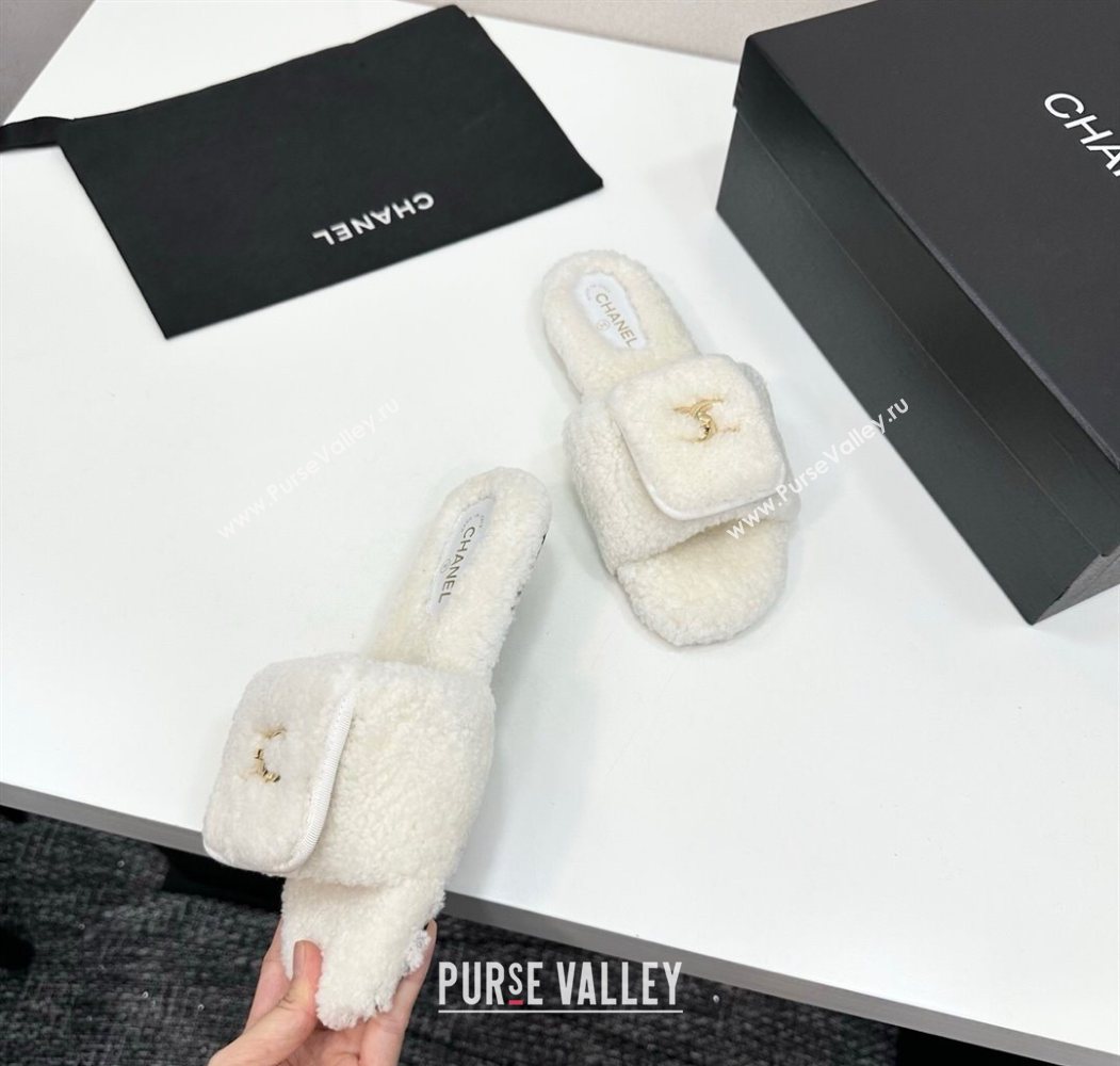 Chanel Shearling Wool Flat Slides Sandal with Foldover White 2025 CH103106 (MD-251031127)
