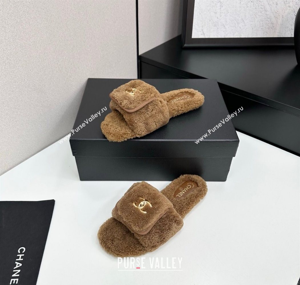 Chanel Shearling Wool Flat Slides Sandal with Foldover Brown 2025 CH103106 (MD-251031129)