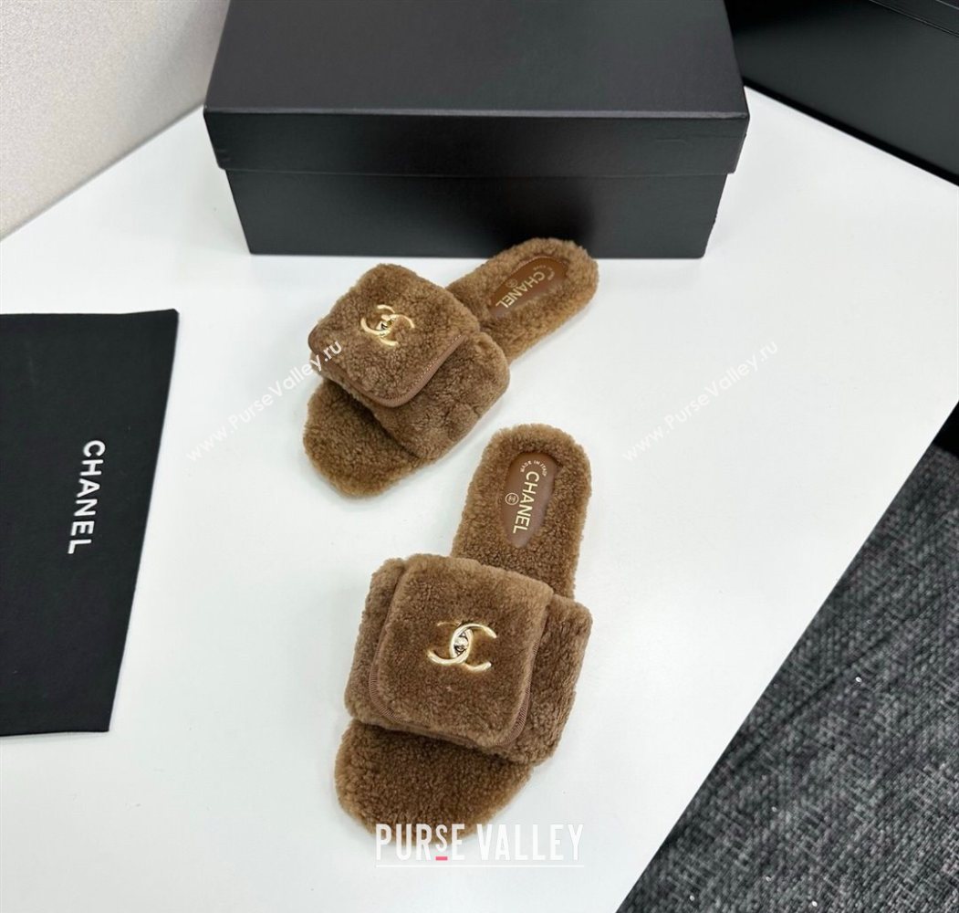 Chanel Shearling Wool Flat Slides Sandal with Foldover Brown 2025 CH103106 (MD-251031129)