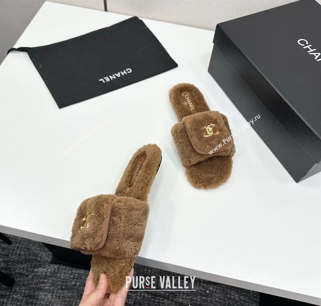 Chanel Shearling Wool Flat Slides Sandal with Foldover Brown 2025 CH103106 (MD-251031129)