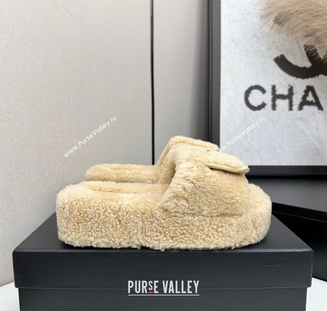 Chanel Shearling Wool Platform Slides Sandal with Foldover Beige 2025 CH103106 (MD-251031130)