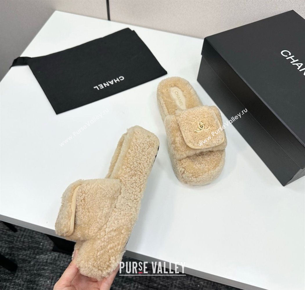 Chanel Shearling Wool Platform Slides Sandal with Foldover Beige 2025 CH103106 (MD-251031130)