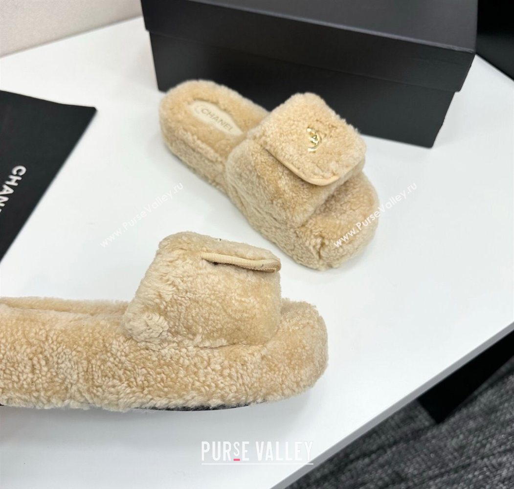 Chanel Shearling Wool Platform Slides Sandal with Foldover Beige 2025 CH103106 (MD-251031130)