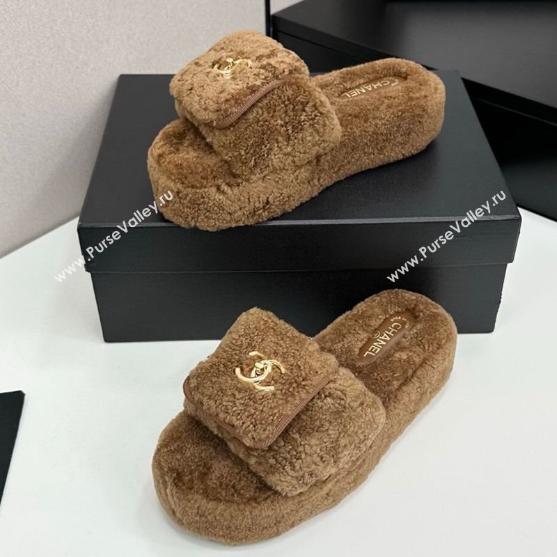Chanel Shearling Wool Platform Slides Sandal with Foldover Brown 2025 CH103106 (MD-251031131)