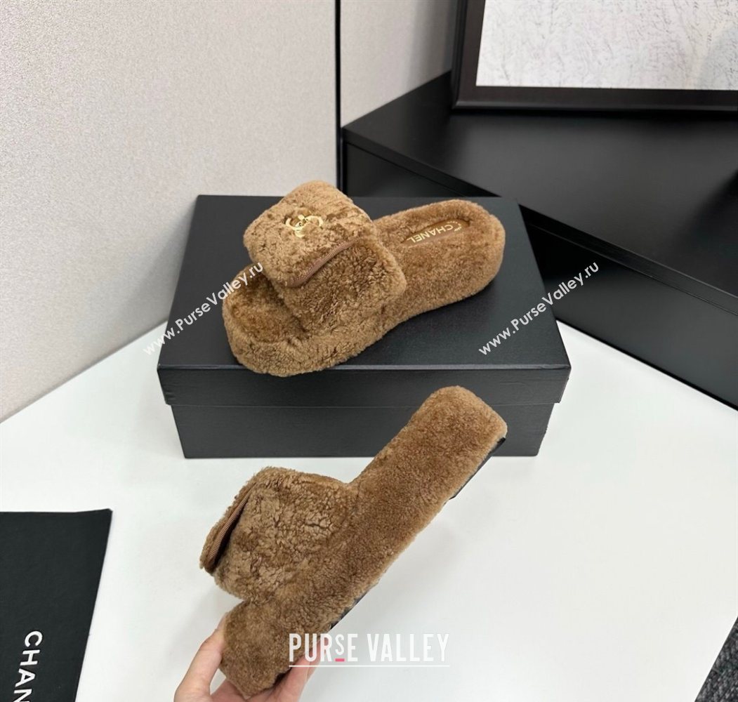 Chanel Shearling Wool Platform Slides Sandal with Foldover Brown 2025 CH103106 (MD-251031131)