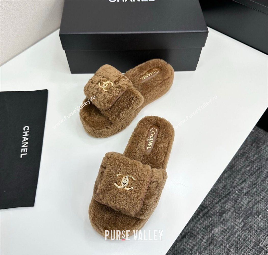 Chanel Shearling Wool Platform Slides Sandal with Foldover Brown 2025 CH103106 (MD-251031131)