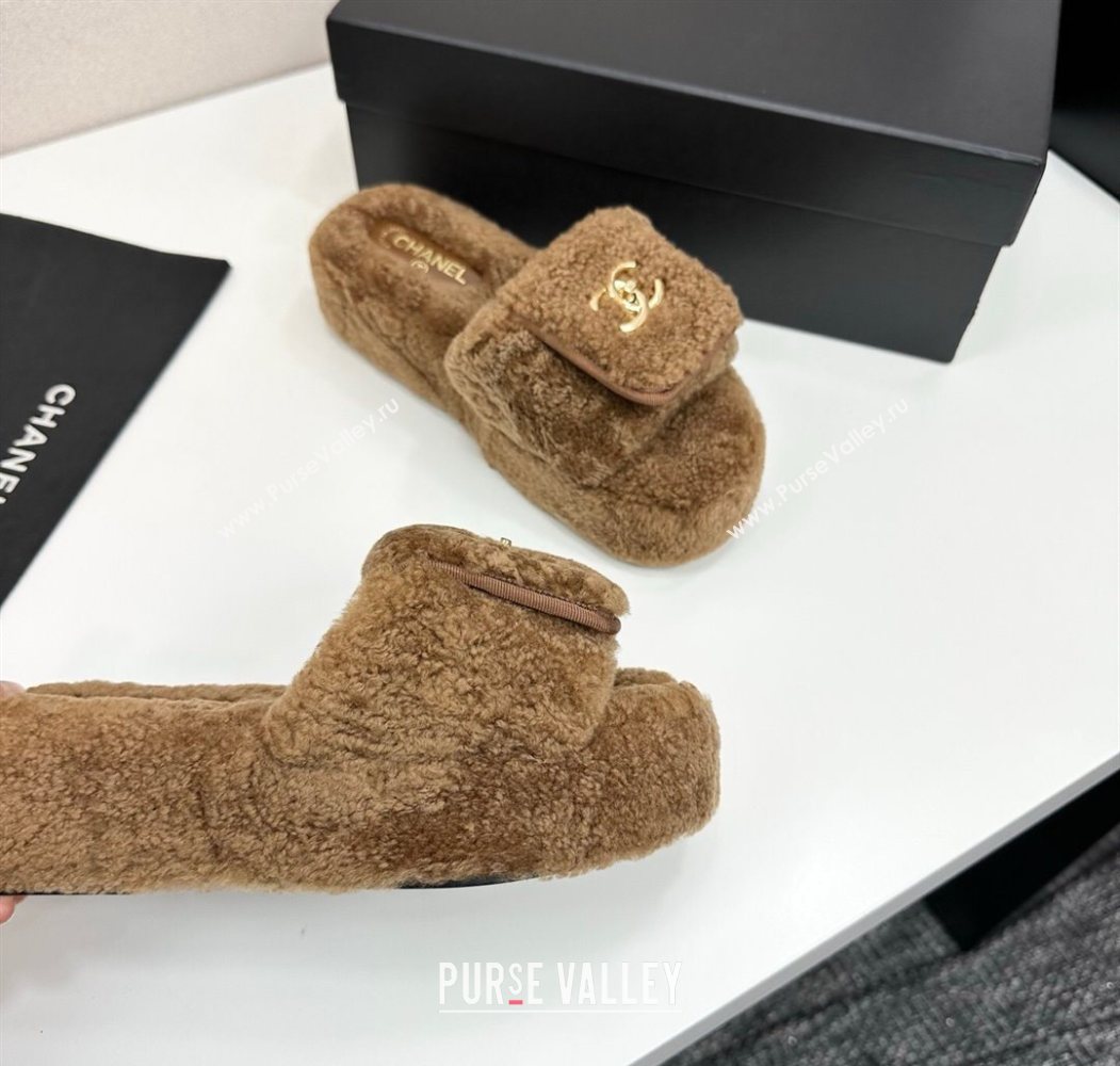 Chanel Shearling Wool Platform Slides Sandal with Foldover Brown 2025 CH103106 (MD-251031131)
