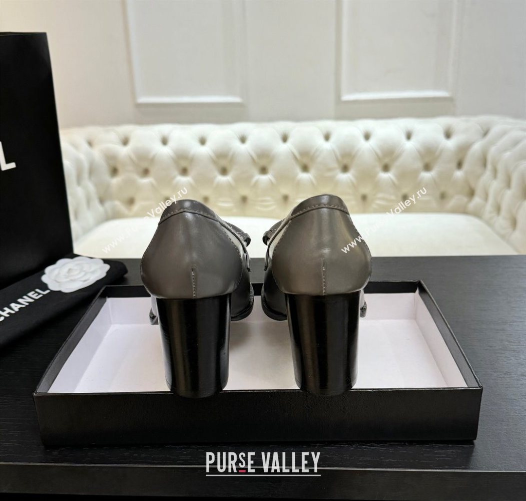 Chanel Shiny Lambskin Pumps with CC Foldover Grey 2025 G46692 (MD-251031121)