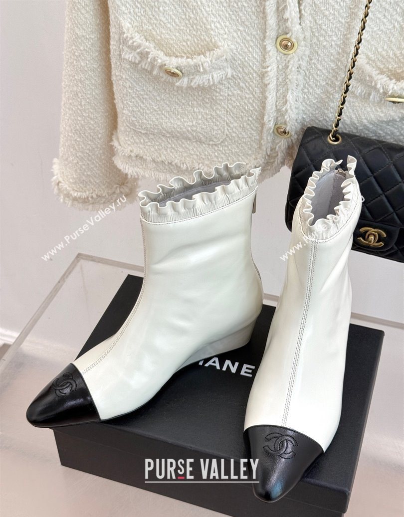 Chanel Shiny Calfskin Leather Wedge Ankle Boots White 2025 CH110410 (MD-251104053)