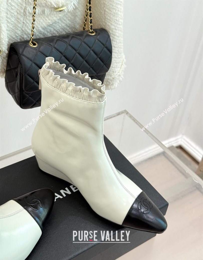 Chanel Shiny Calfskin Leather Wedge Ankle Boots White 2025 CH110410 (MD-251104053)