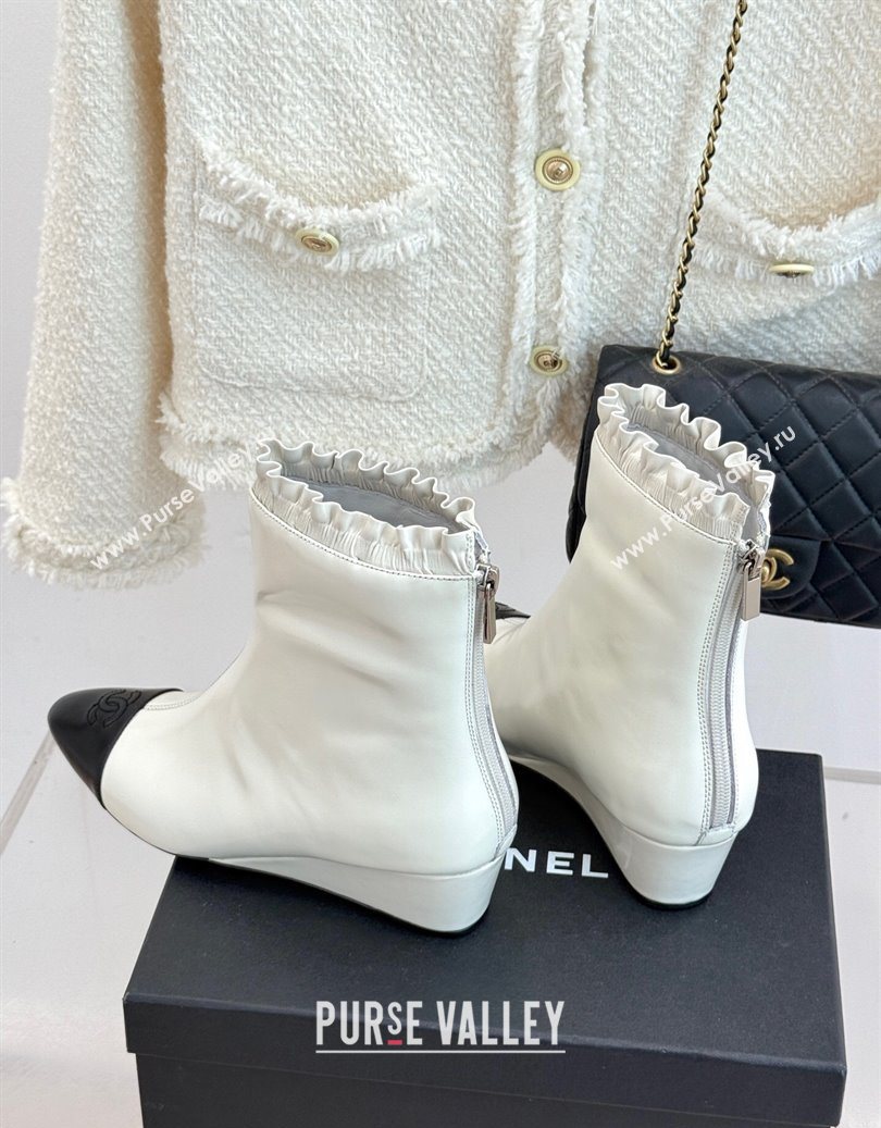 Chanel Shiny Calfskin Leather Wedge Ankle Boots White 2025 CH110410 (MD-251104053)