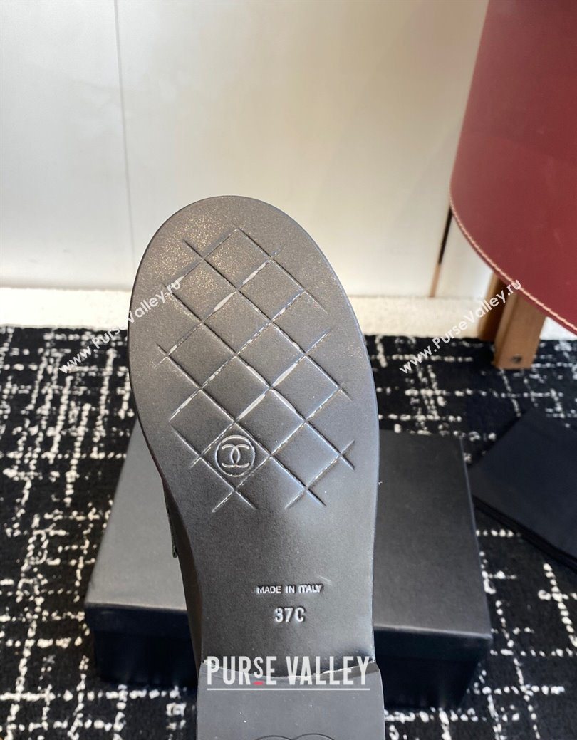 Chanel Calfskin Leather Flat Loafers with CC Circle Black 2025 CH103105 (KL-251031115)