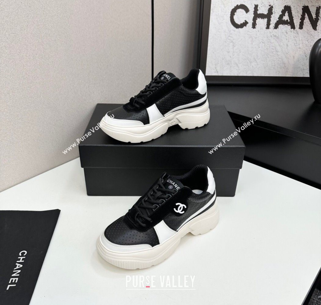 Chanel Perforated Calfskin Leather Platform Sneakers White/Black 17 2025 CH110102 (MD-251101017)