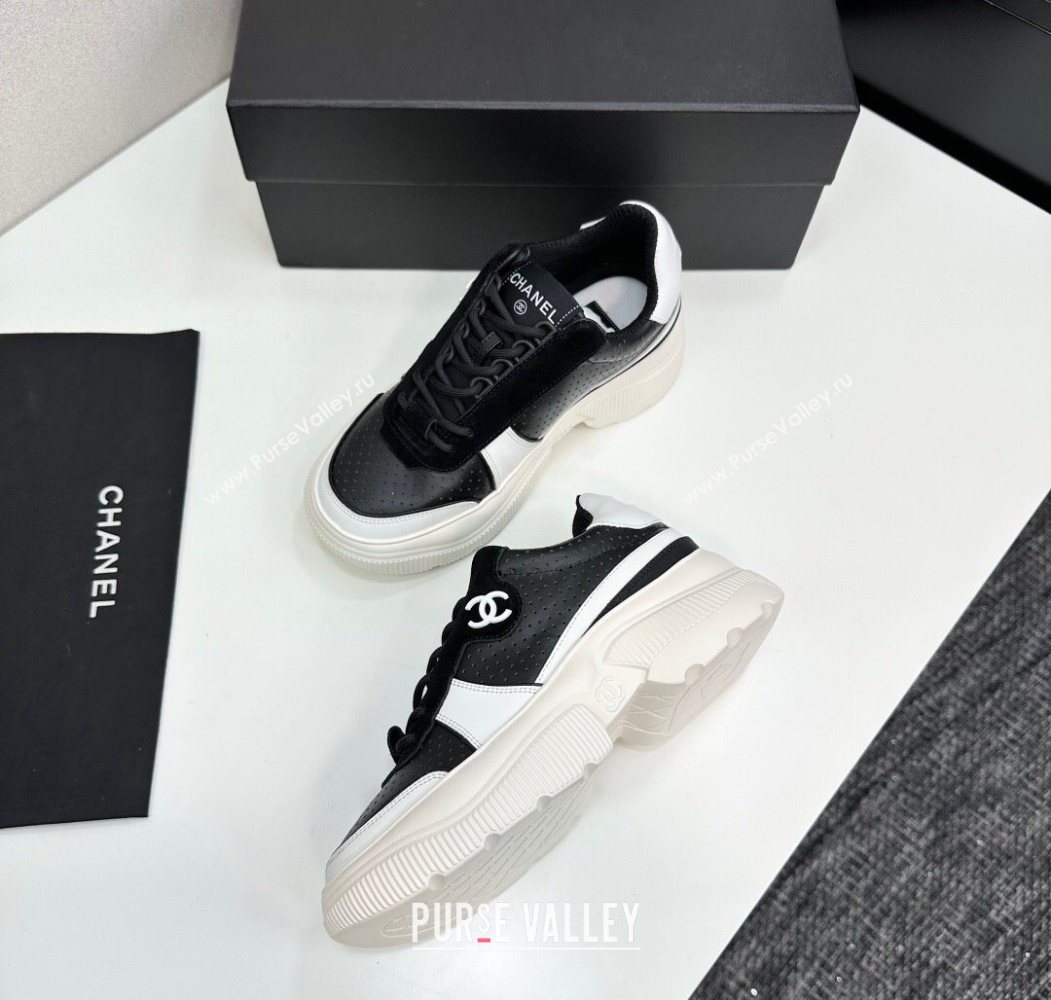 Chanel Perforated Calfskin Leather Platform Sneakers White/Black 17 2025 CH110102 (MD-251101017)