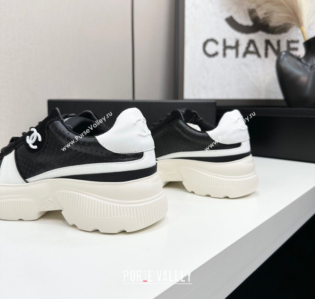 Chanel Perforated Calfskin Leather Platform Sneakers White/Black 17 2025 CH110102 (MD-251101017)