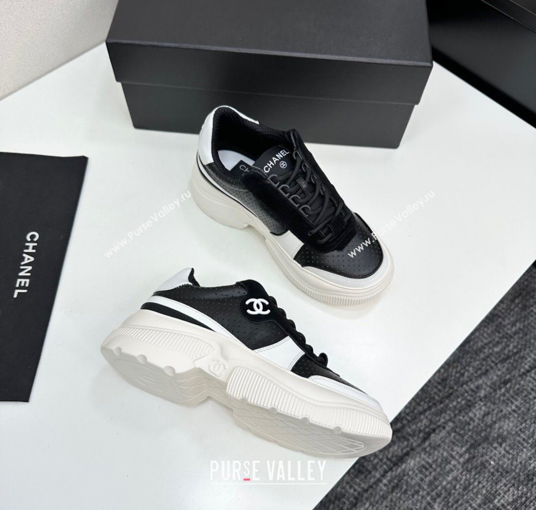 Chanel Perforated Calfskin Leather Platform Sneakers White/Black 17 2025 CH110102 (MD-251101017)