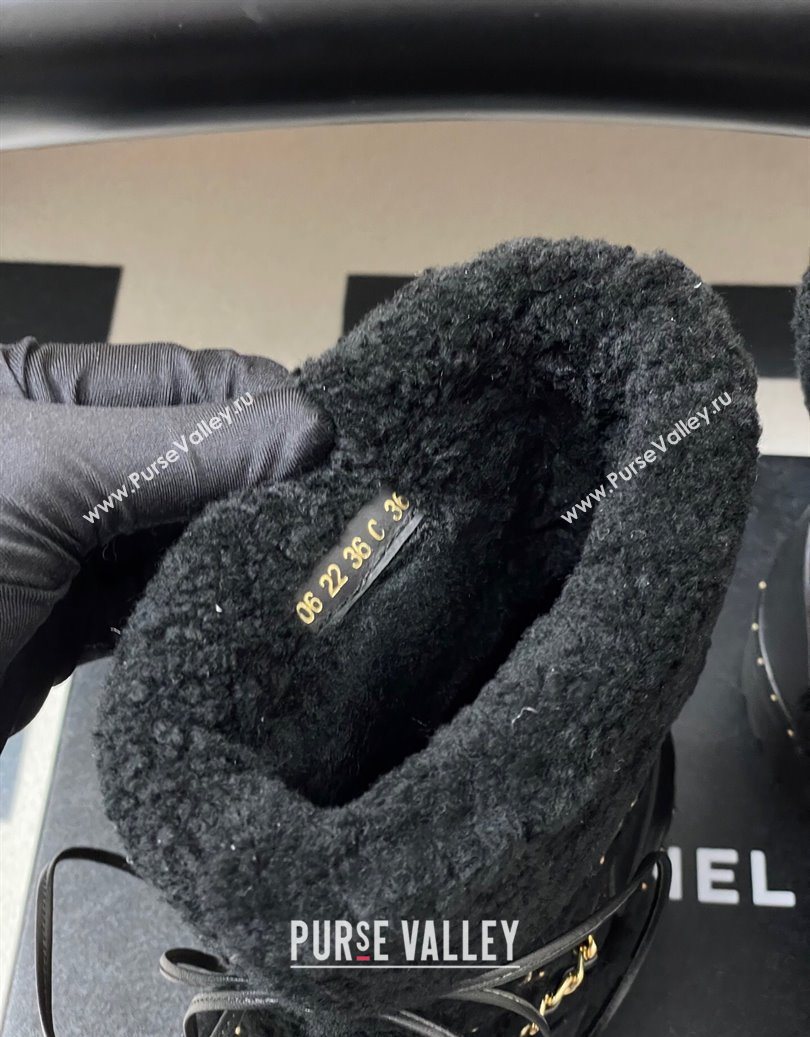 Chanel Calfskin Leather and Wool Snow Ankle Boots with Chain Black2 2025 CH110403 (MD-251104064)