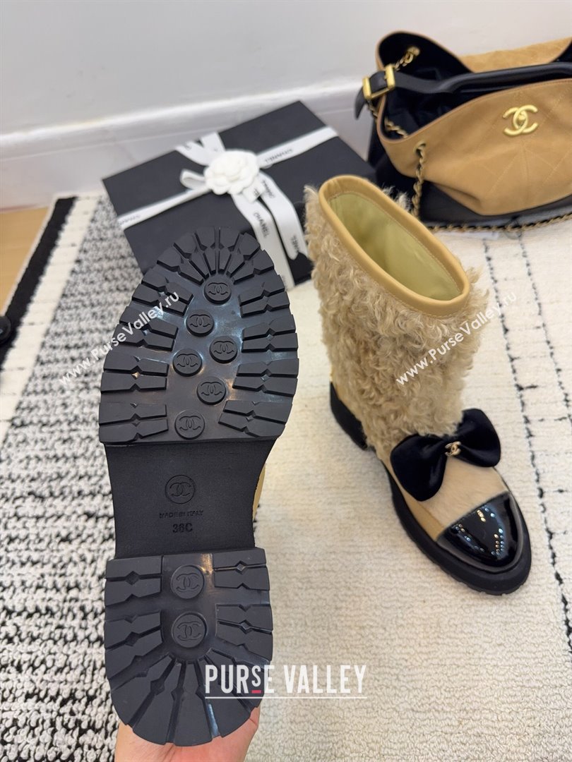 Chanel Fur - Lambskin Patent Leather Platform Ankle Boots Beige 2025 G46636 (MD-251103148)