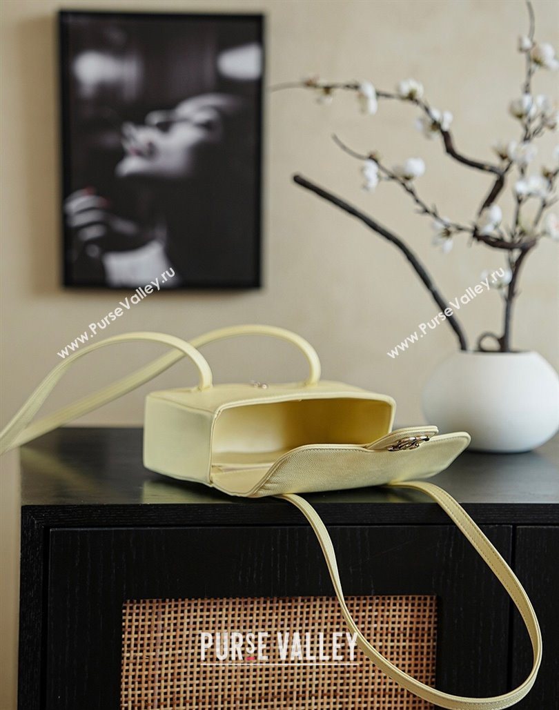 Chanel Calfskin Leather Hobo Bag Yellow 2025 CH112703 (yezi-251127074)