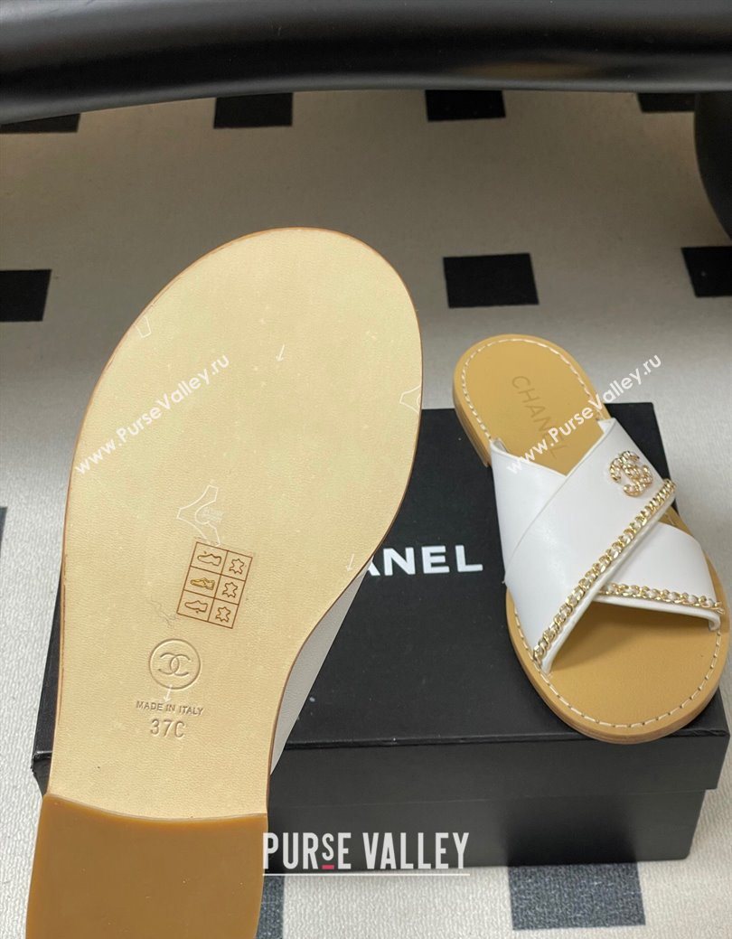 Chanel Calfskin Leather Flat Slides Sandal with Chain White 2025 G46976 (KL-251223101)