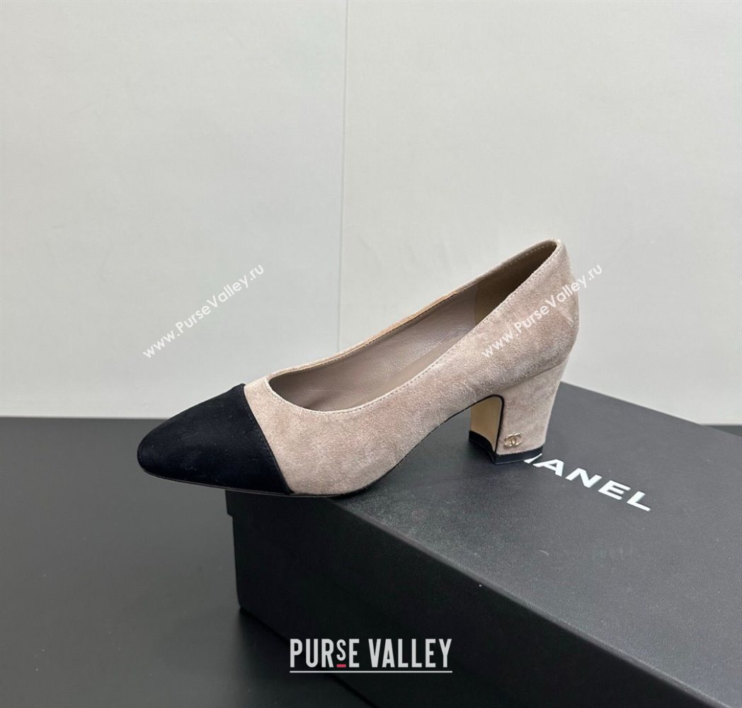 Chanel Suede Pumps 6.5cm Light Grey 2025 CH122405 (KL-251224055)