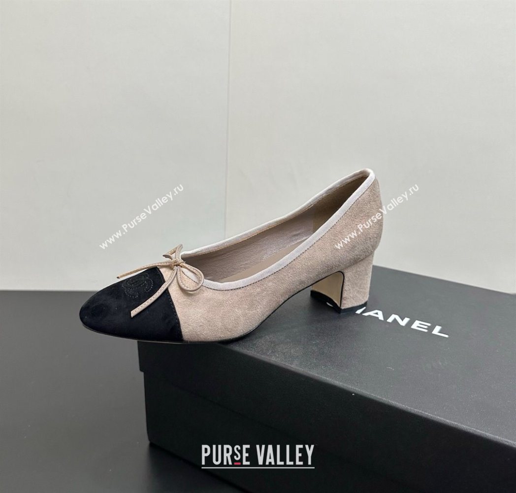 Chanel Suede Pumps 6.5cm with Bow Light Grey 2025 CH122406 (KL-251224060)