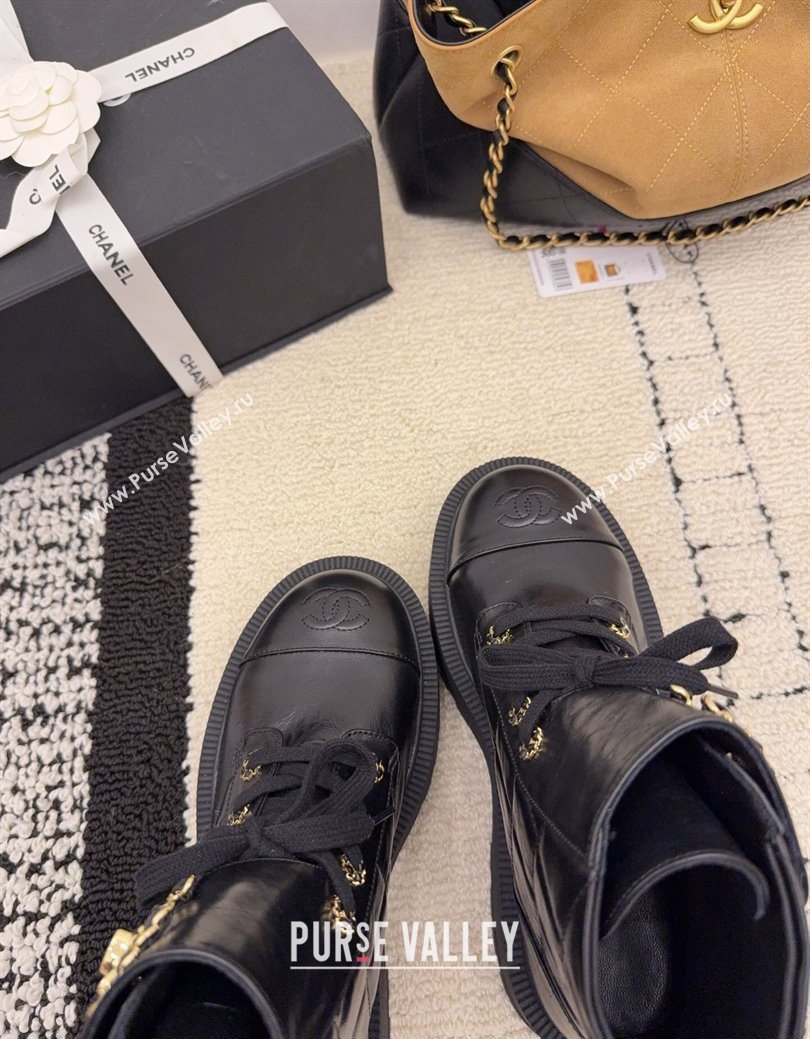 Chanel Shiny Calfskin Laced-up Ankle Boots with Maxi CC Black 2025 CH110408 (MD-251223042)
