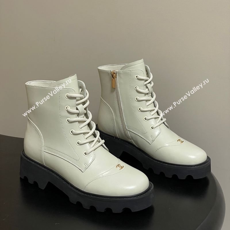 Chanel Calfskin Leather Laced-up Ankle Boots White 2025 CH110404 (MD-251223029)