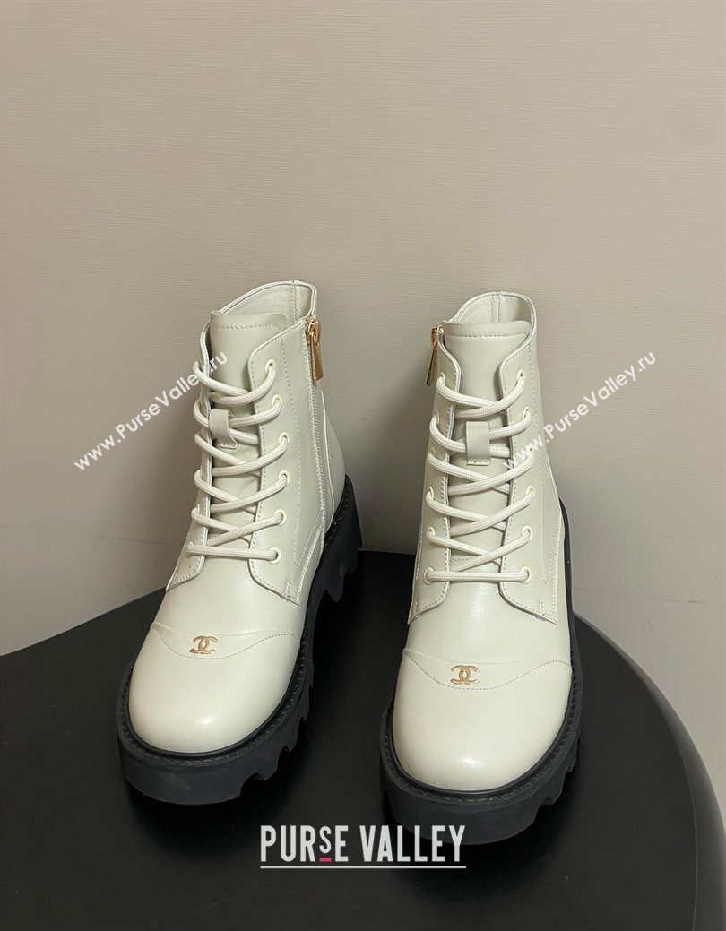 Chanel Calfskin Leather Laced-up Ankle Boots White 2025 CH110404 (MD-251223029)