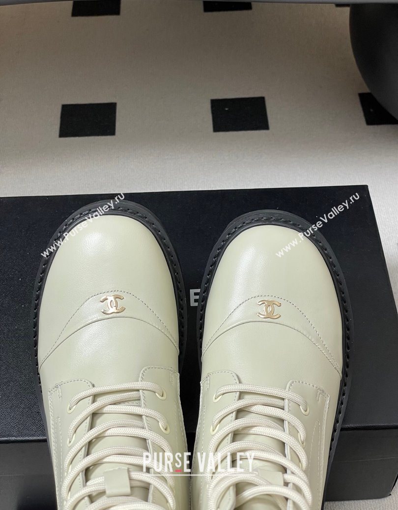 Chanel Calfskin Leather Laced-up Ankle Boots White 2025 CH110404 (MD-251223029)