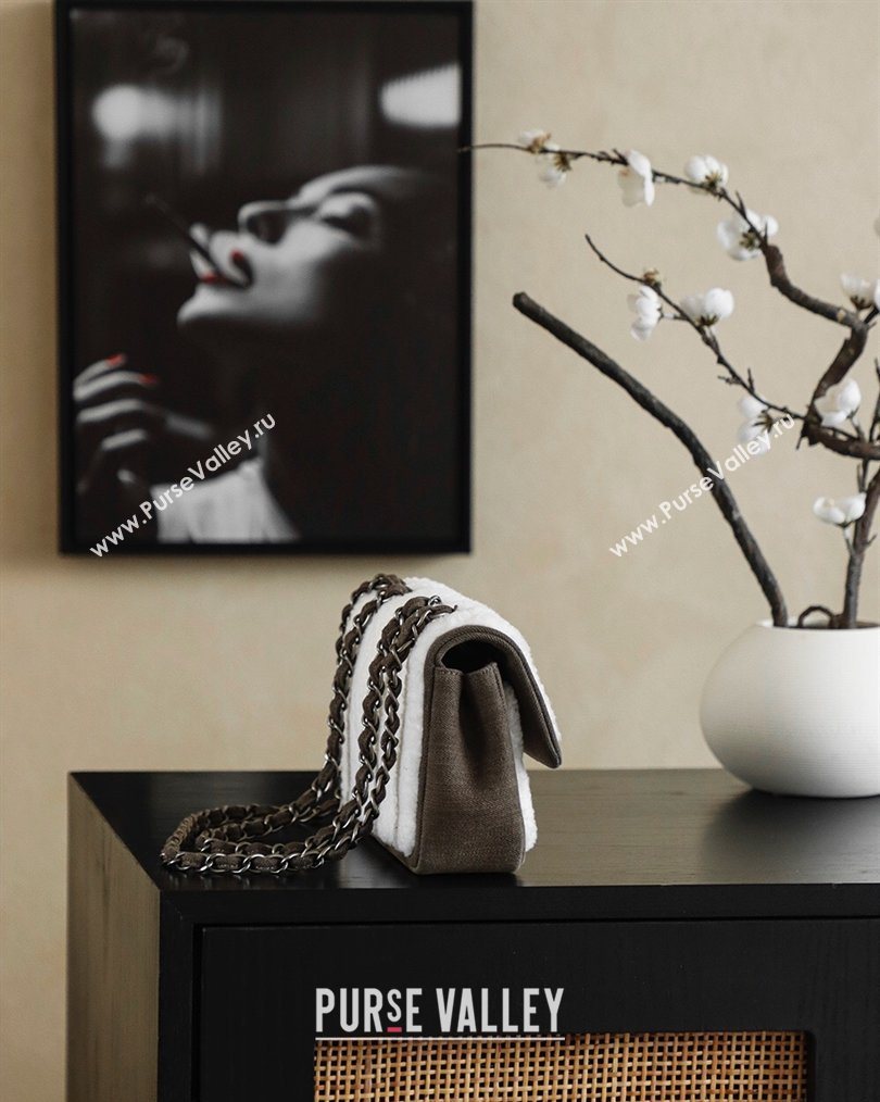 Chanel Shearling Classic Small Flap Bag with Star Charm White 2026 A01113 (yezi-260203057)