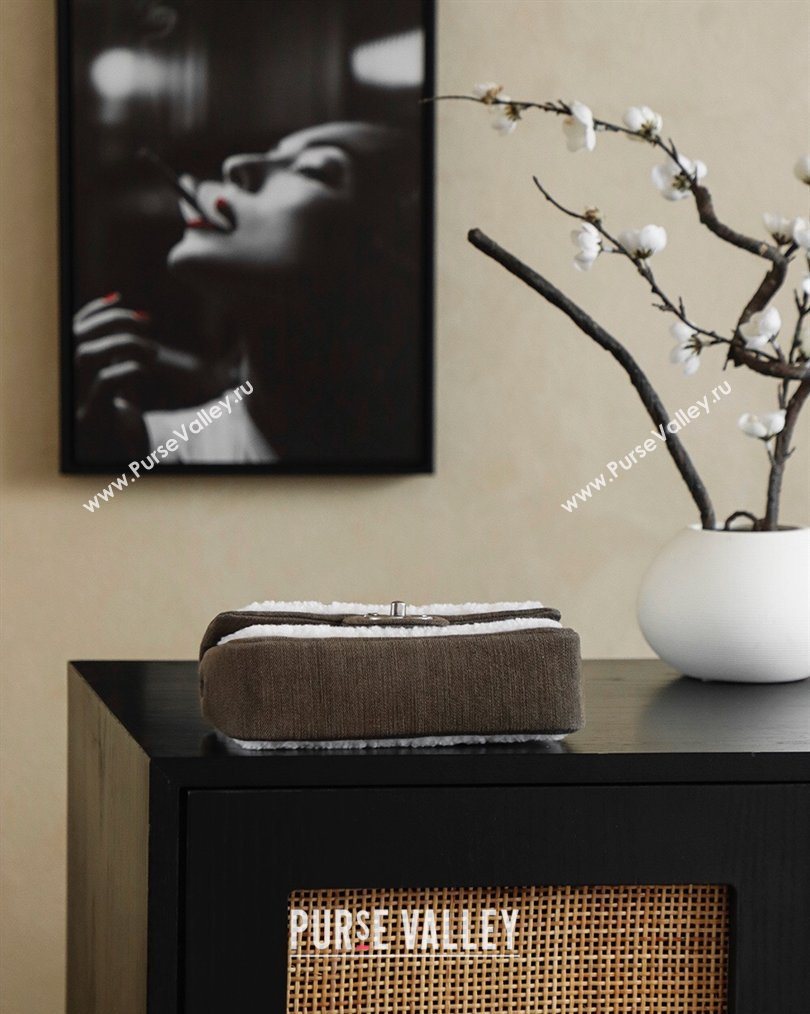 Chanel Shearling Classic Small Flap Bag with Star Charm White 2026 A01113 (yezi-260203057)