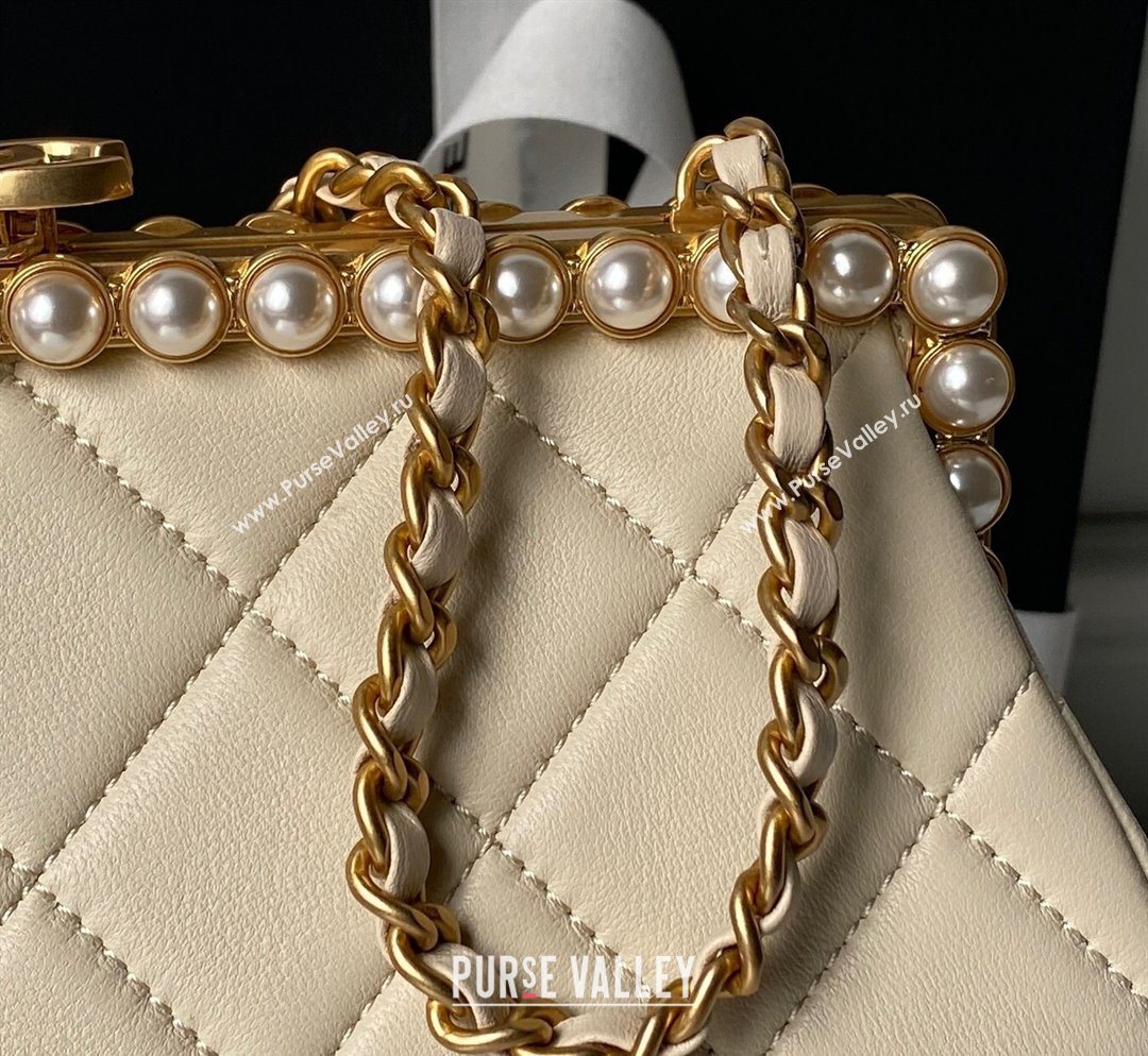Chanel Lambskin Leather Pearls Clutch with Chain Light Beige 2026 AS5912 (SSZ-260203044)