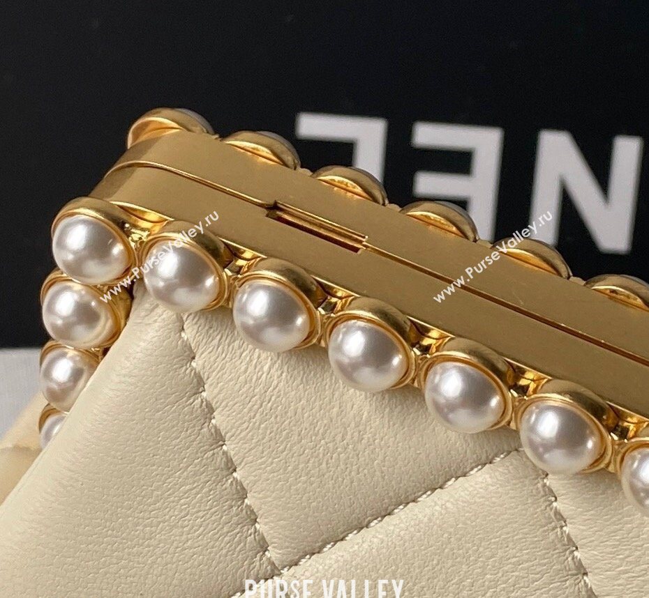 Chanel Lambskin Leather Pearls Clutch with Chain Light Beige 2026 AS5912 (SSZ-260203044)