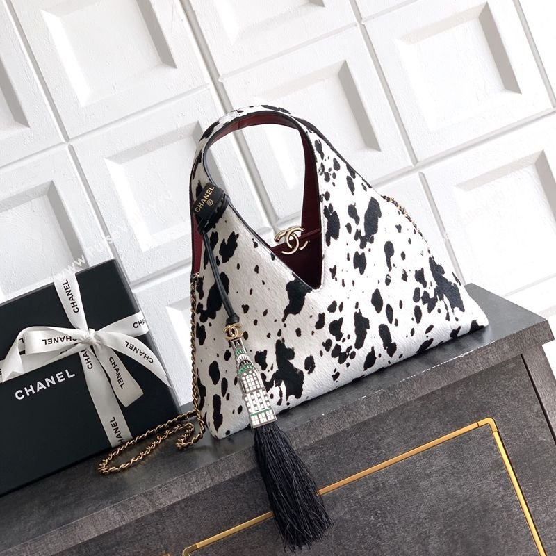 Chanel Printed Hair-Like Hobo Bag with Tassel Charm White/Black 2026 CH020406 (yezi-260204074)