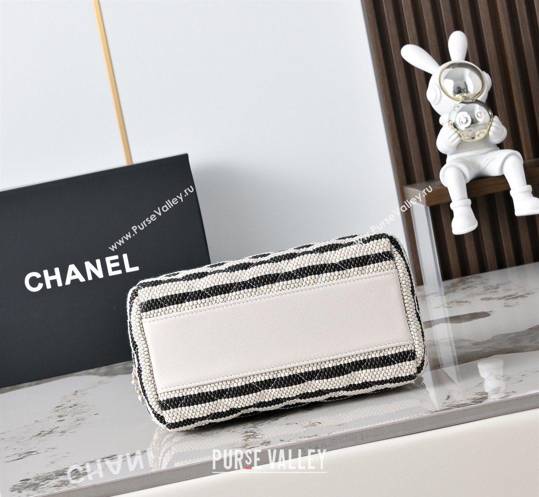 Chanel Striped Printed Fabric Clutch with Chain Black 2026 AP4986 (yezi-260204099)