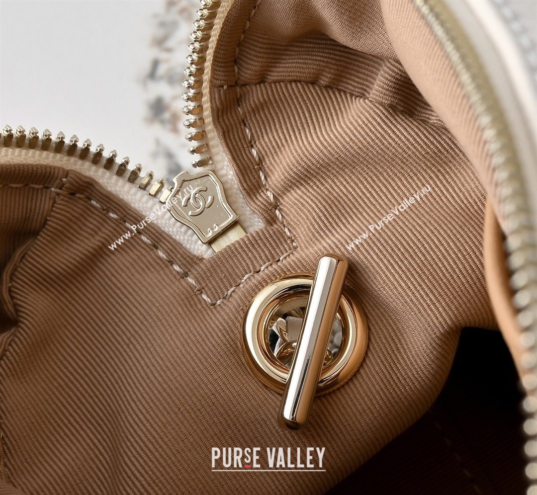 Chanel Striped Printed Fabric Clutch with Chain Black 2026 AP4986 (yezi-260204099)