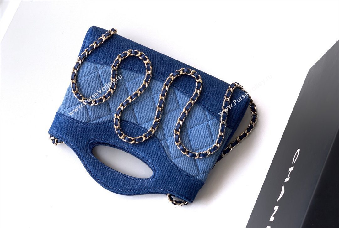 Chanel Washed Denim Clutch with chain Light Blue 2026 AP3656 (yezi-260204077)