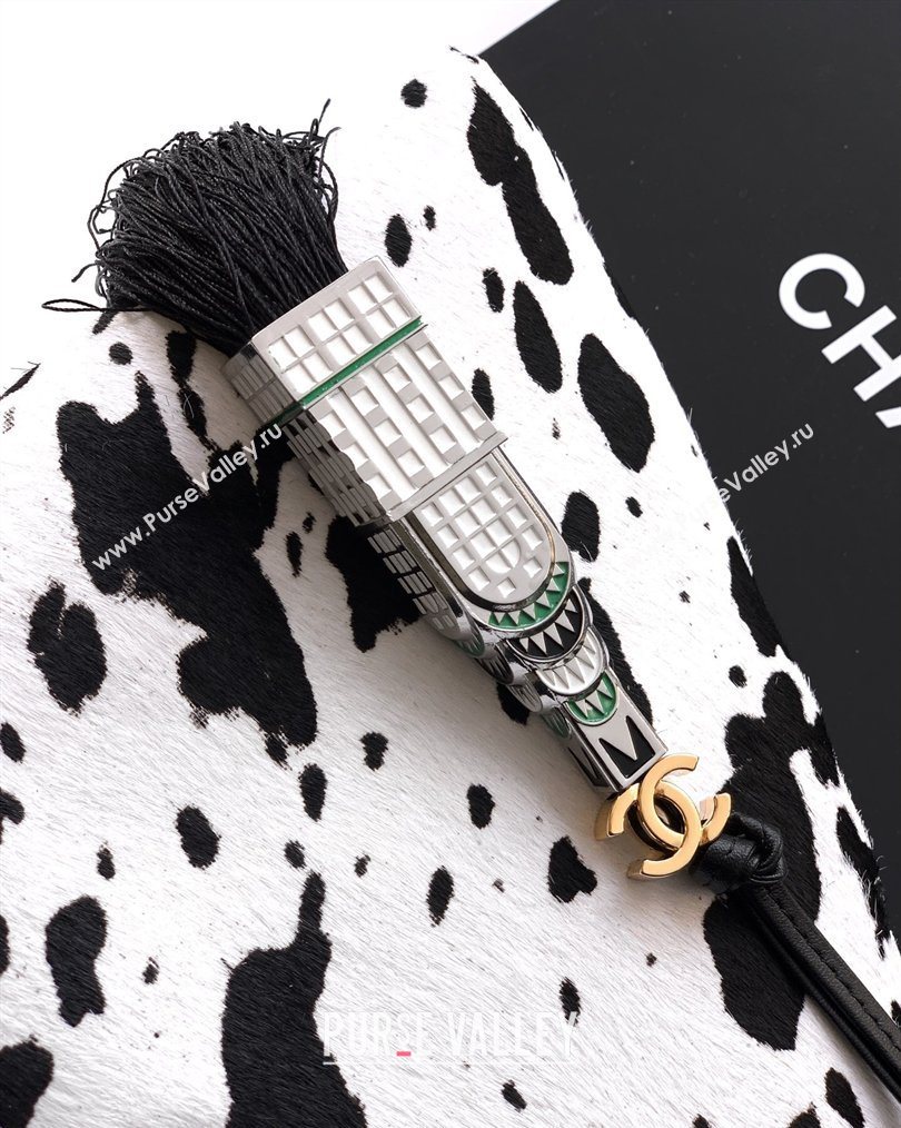 Chanel Printed Hair-Like Hobo Bag with Tassel Charm White/Black 2026 CH020406 (yezi-260204074)