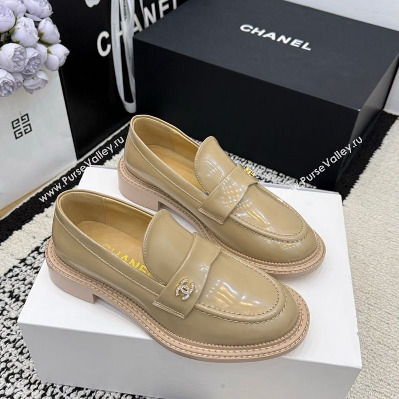 Chanel Calfskin Leather Loafers with Strass CC Strap Beige 2026 G46995 (MD-260306133)