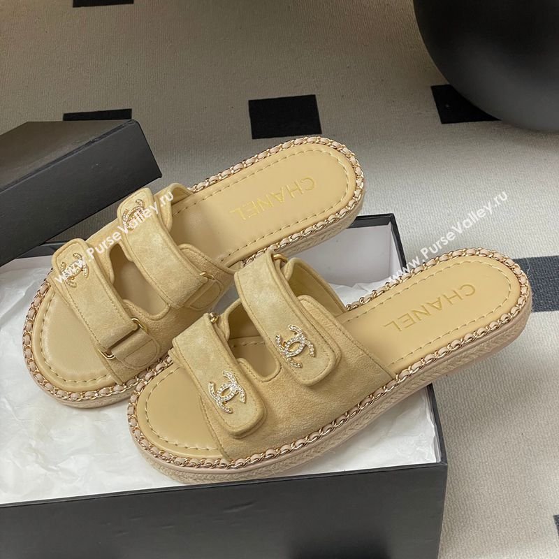 Chanel Suede Flat Slides Sandal with Strass, Chain and Strap Beige 2026 CH030610 (MD-260306085)