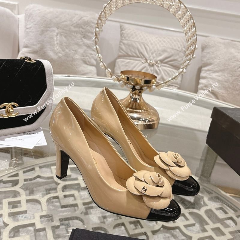 Chanel Calfskin Patent Leather Pumps 8.5cm with Camellia Bloom Beige 2026 CH030704 (MD-260307052)