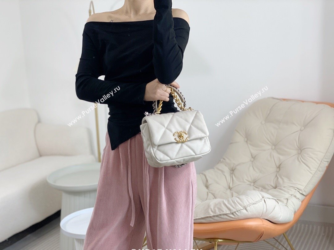 Chanel 19 Shiny Lambskin Mini Flap Bag AS1159 White 2024 (sm-240311047)