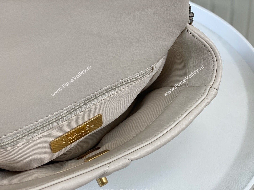 Chanel 19 Shiny Lambskin Mini Flap Bag AS1159 White 2024 (sm-240311047)