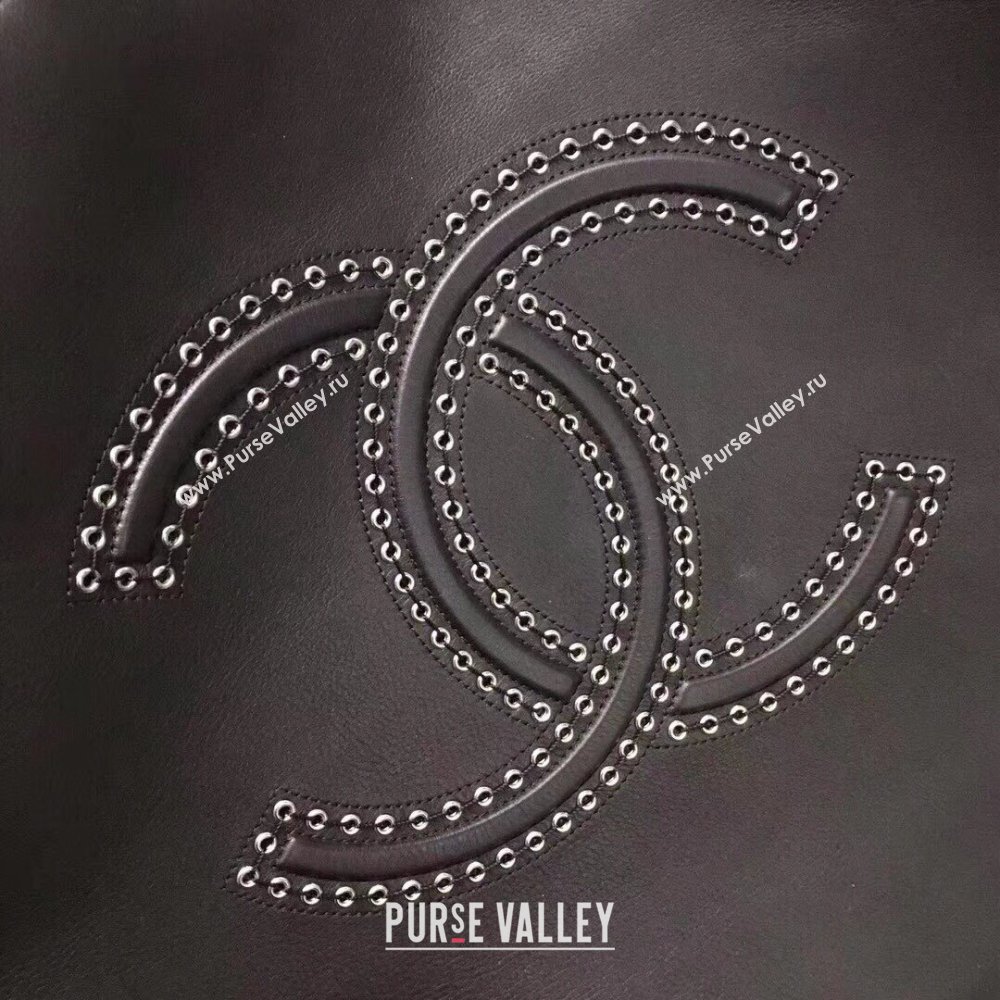 Chanel Vintage Calfskin Bucket Bag Black with Studs CC 2025 0113 (yezi-250113062)