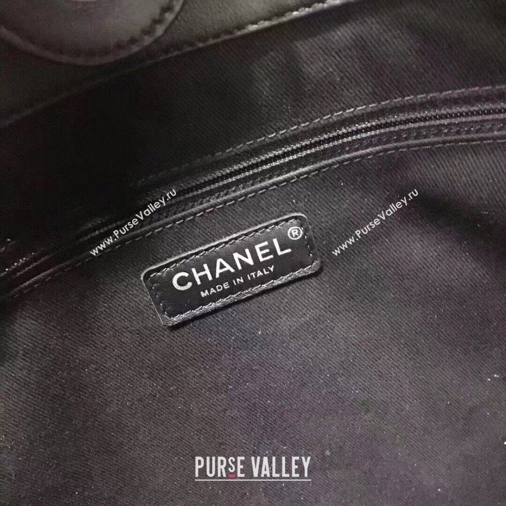 Chanel Vintage Calfskin Bucket Bag Black with Studs CC 2025 0113 (yezi-250113062)